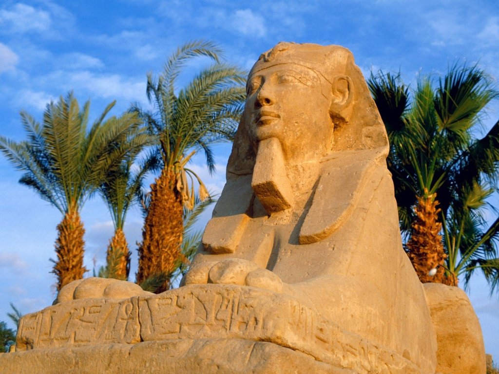 Sfinga v Luxore, Egypt - 2