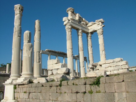 Turecko - Akropola Pergamon - Trajanov chrám - 3