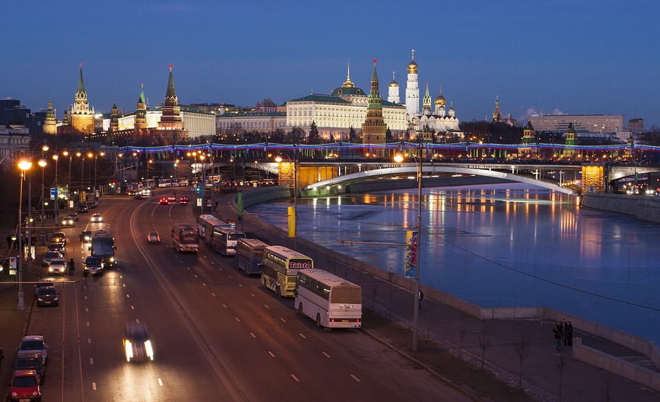 Dvaja ruskí velikáni - Moskva a Petrohrad - Moskva - Petrohrad počas bielych nocí - moskva_zajazd - 1
