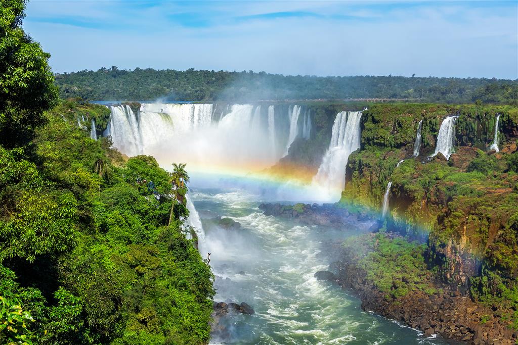 Argentína, Brazília a expedícia Pantanal - Vodopády Iguazú na argentínsko-brazílskej hranici. Otvára sa nám pohľad na toto veľkolepé prírodné d - 1