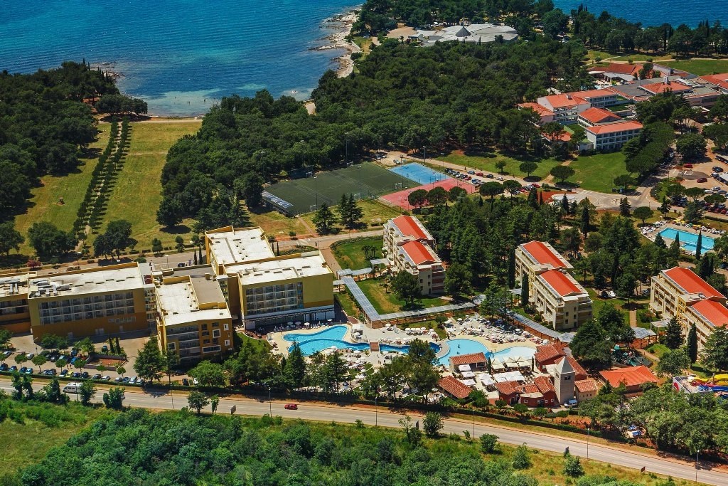 Garden Istra Plava Laguna Hotel a Depandance - pohľad na komplex Garden Istra, Umag, Chorvátsko - 1