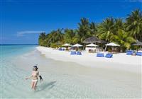 Kurumba Maldives Resort - pláž - 4