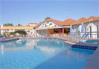 Letecký zájazd -Paralia-Hotel Grand Platon-bazén a bar pri bazéne