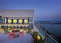 DoubleTree by Hilton Ras Al Khaimah city - Bar na střeše - 4