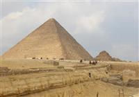 Egypt a Jordánsko - Masa kameňa je vyplnená kamennými blokmi, každý má od 1,5m -2 m2 foto: Kristína Bulvasová - BUBO - 2