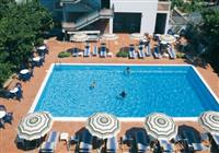 Hotel Leuco - Bazén, hotel Leuco, San Benedetto del Tronto, letná dovolenka v Taliansku - 2