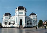 Veľkú mešitu v Medane nechal postaviť v roku 1909 Sultan Ma'mun Al Rashid Perkasa Alam.
foto?: Jozef