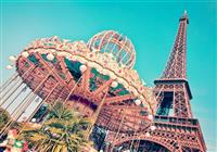 , Letecký poznávací zájazd, Francúzsko, Paríž pre deti - kolotoč pod Eiffelovou vežou
