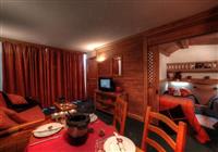 Rezidencia Village Montana - Obývačka v 2-priestorovom byte s kabínou  pre 4 osoby  35m2 (© Village Montana) - Lyžovačky v Alpách - 3