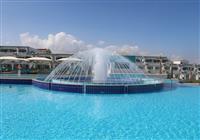 Limak Cyprus - bazén s fontánou - 2