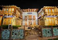 Irak a Ašura -  s Ľubošom Fellnerom - Heritage House aj v noci krásne svieti. Čakali ste takýto Irak? foto: Peter Dosedla - 4