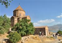 Východné Turecko - k najstaršiemu chrámu sveta - Arménsku katedrálu postavili Arméni ešte v 10.storočí, ale veľa zahraničných turistov na tomto miest - 4