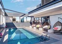 Hampton by Hilton Dubai Al Seef - bazén - 2