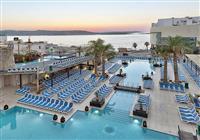 db San Antonio Hotel + Spa - večerní pohled na bazény - 4