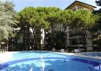 Apartmány Donatello - apartmánový dom s bazénom