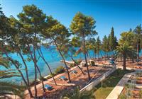 Chorvátsko - Ostrov Brač - Hotelový komplex Velaris - pláž