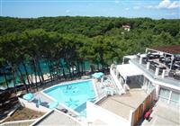 pohľad na bazény, hotel Vespera, ostrov Lošinj, Chorvátsko