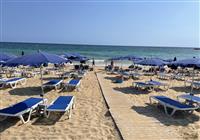 Cyprus - Ayia Napa - pláž v letovisku
