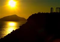 Fantastické Atény a úžasný Istanbul (Atény a Istanbul) - Hovorí sa, že najkrajšie západy slnka v okolí Atén zažijete na myse Sunion s ruinami Poseidonovho ch - 2